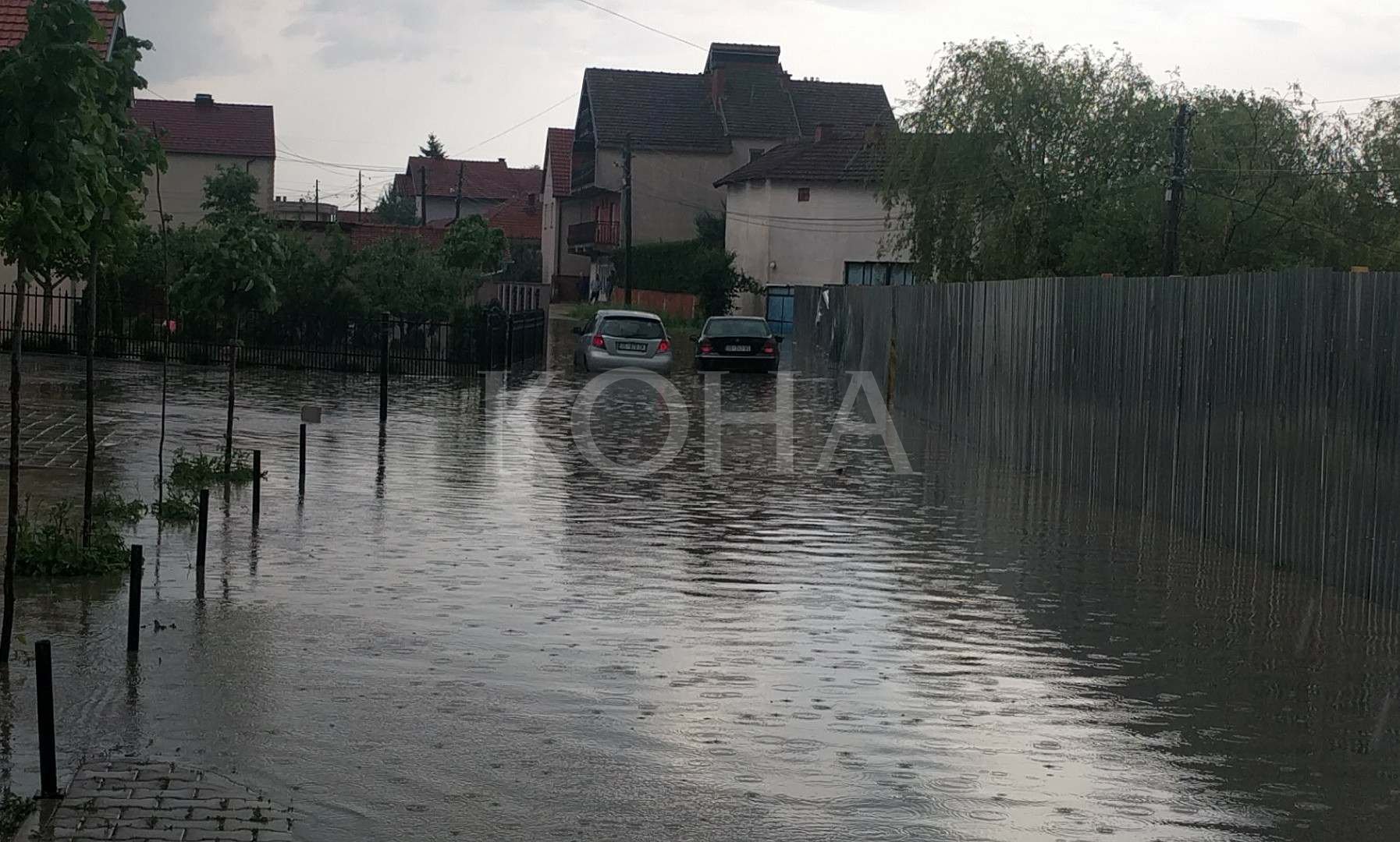 Gjendje e rëndë në Ferizaj pas reshjeve të dendura të shiut dhe breshrit
