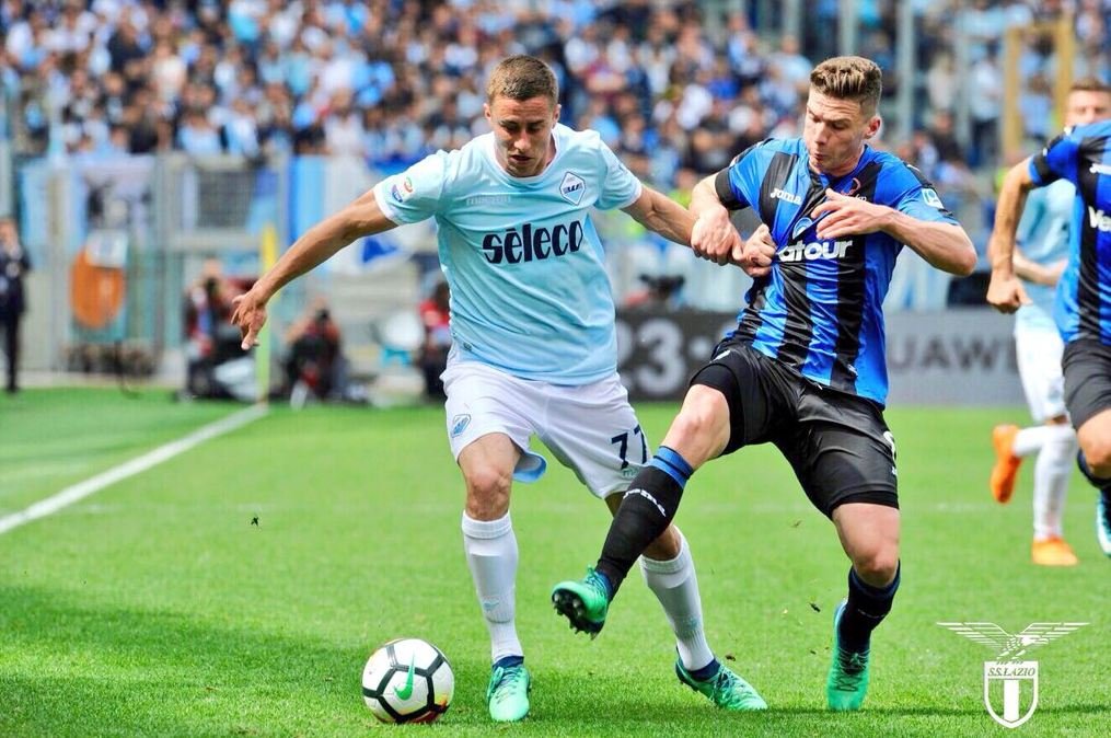 Lazio ndan pikët me Atalantan, rrezikon Championsin