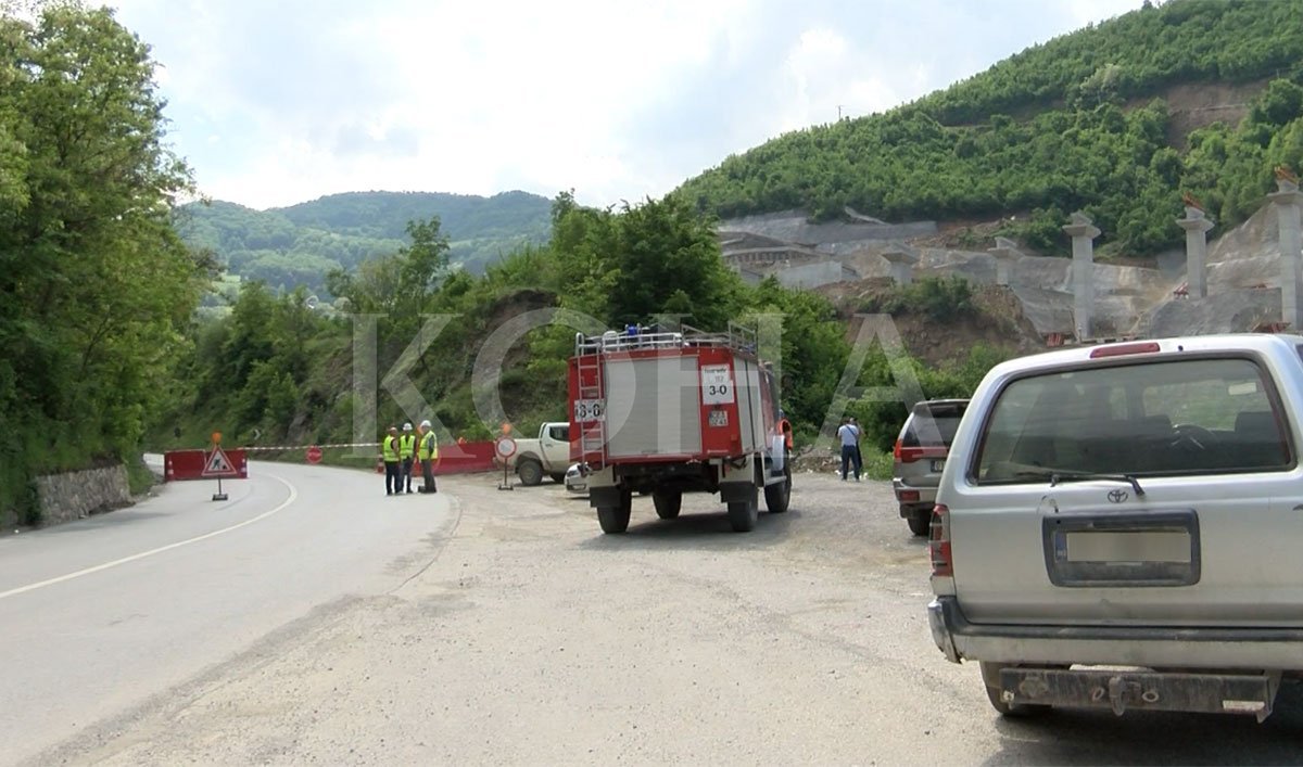 Rrezik nga shembja e dheut, ndalohet trafiku Kaçanik-Hani i Elezit