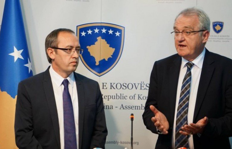 Zyrtari i Parlamentit Europian këshillon: Mos jepni afate kohore për vizat