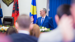 Aliu thotë se po pret opinionin ligjor për çështjen e faljes së 100 eurove për tatimpaguesit