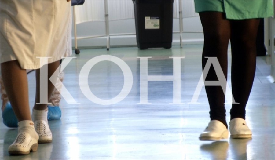 Mjekët specialistë zgjedhin mes QKUK-së dhe BE-së, anashkalojnë spitalet rajonale