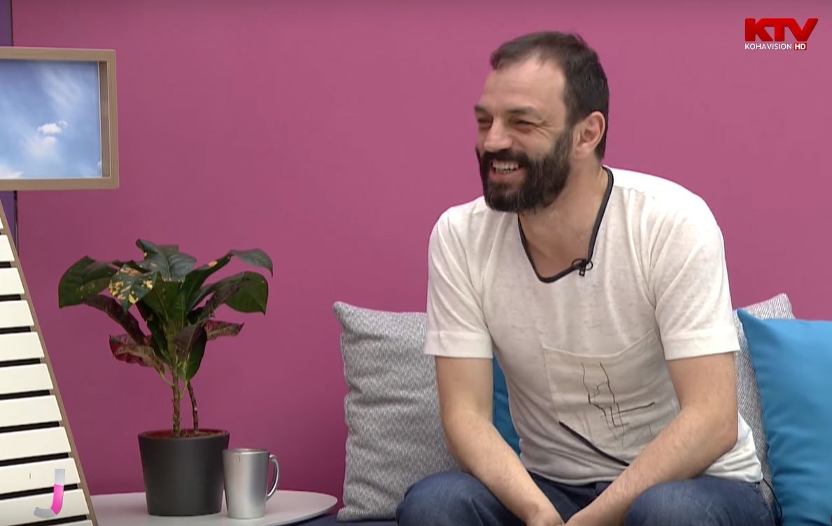 Rizvanolli tregon rrugëtimin e tij si aktor, gjithçka nisi në vitin 1992