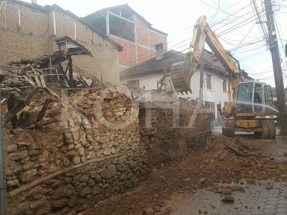 Rrënohen shtëpi të vjetra në Prizren, shpërfillen organet e trashëgimisë