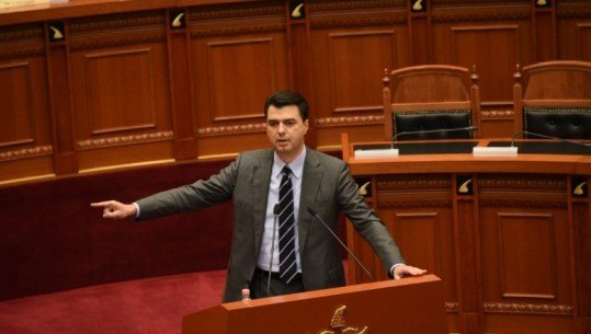 Opozita në Shqipëri largohet nga Kuvendi pas bllokimit, paralajmëron protestë