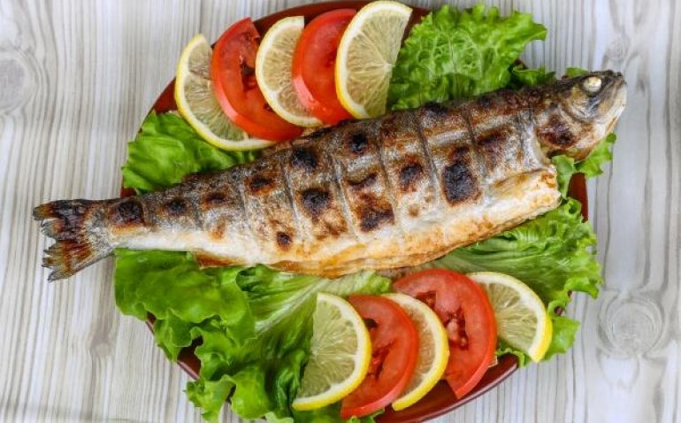 Dy herë peshk në javë, redukton rrezikun nga sëmundjet e zemrës