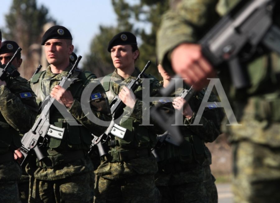 Vuçiqi u bën thirrje serbëve të Kosovës të mos bëhen pjesë e Ushtrisë së Kosovës