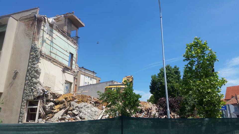 Rrënohet një pjesë e Qendrës së Kulturës në Vushtrri, arsyetohet kryetari i Komunës