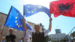 BE-ja nënshkruan marrëveshje me Shqipërinë në vlerë prej 94 milionë eurosh për anëtarësim