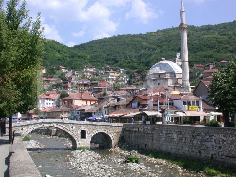 Administrata në Prizren mbledh vetëm 7 për qind të qirasë nga pronat komunale