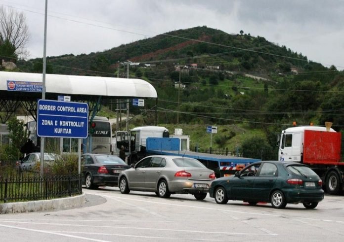 Policia greke në grevë, bllokohen pikëkalimet kufitare Greqi-Shqipëri