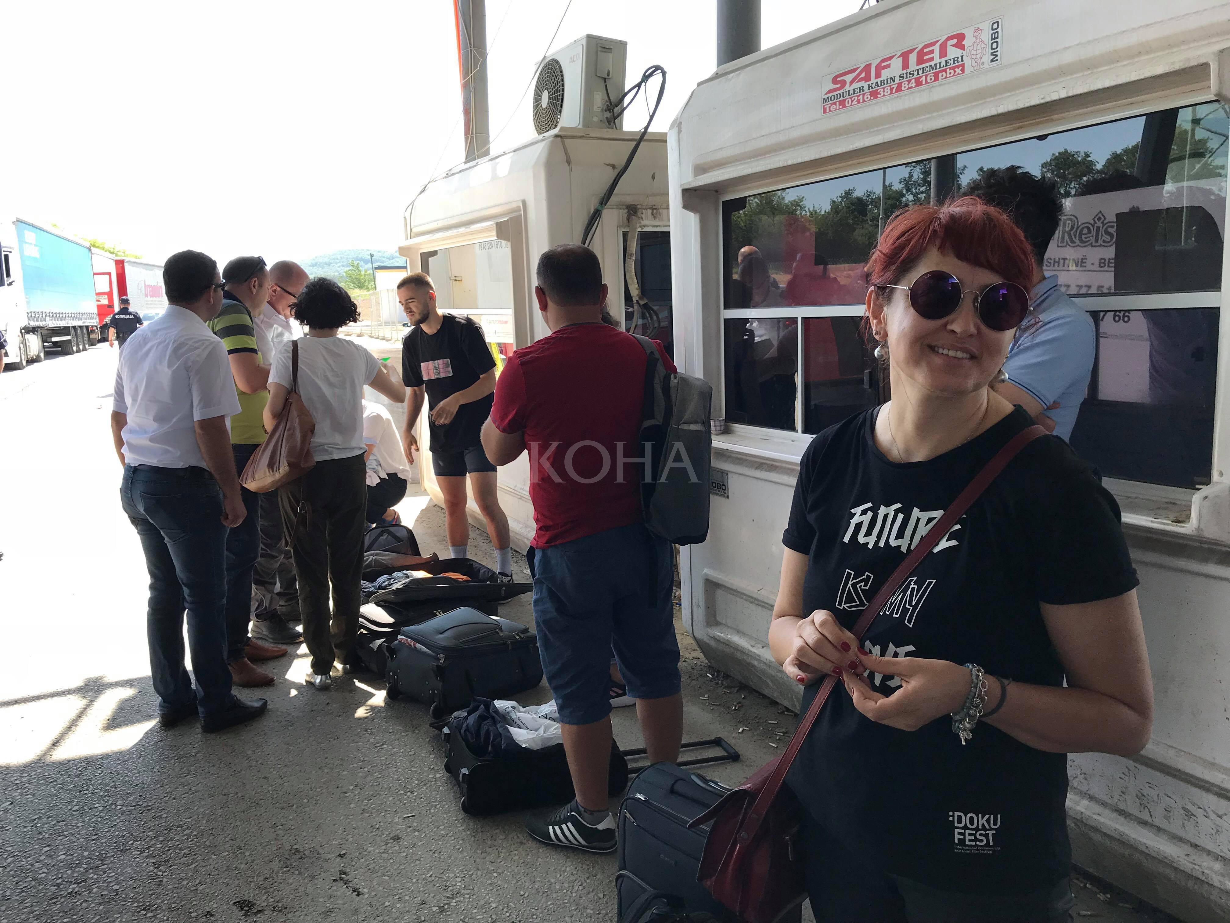 YIHR: Censura e Serbisë me fotografitë e Eliza Hoxhës përkeqëson raportet mes dy popujve