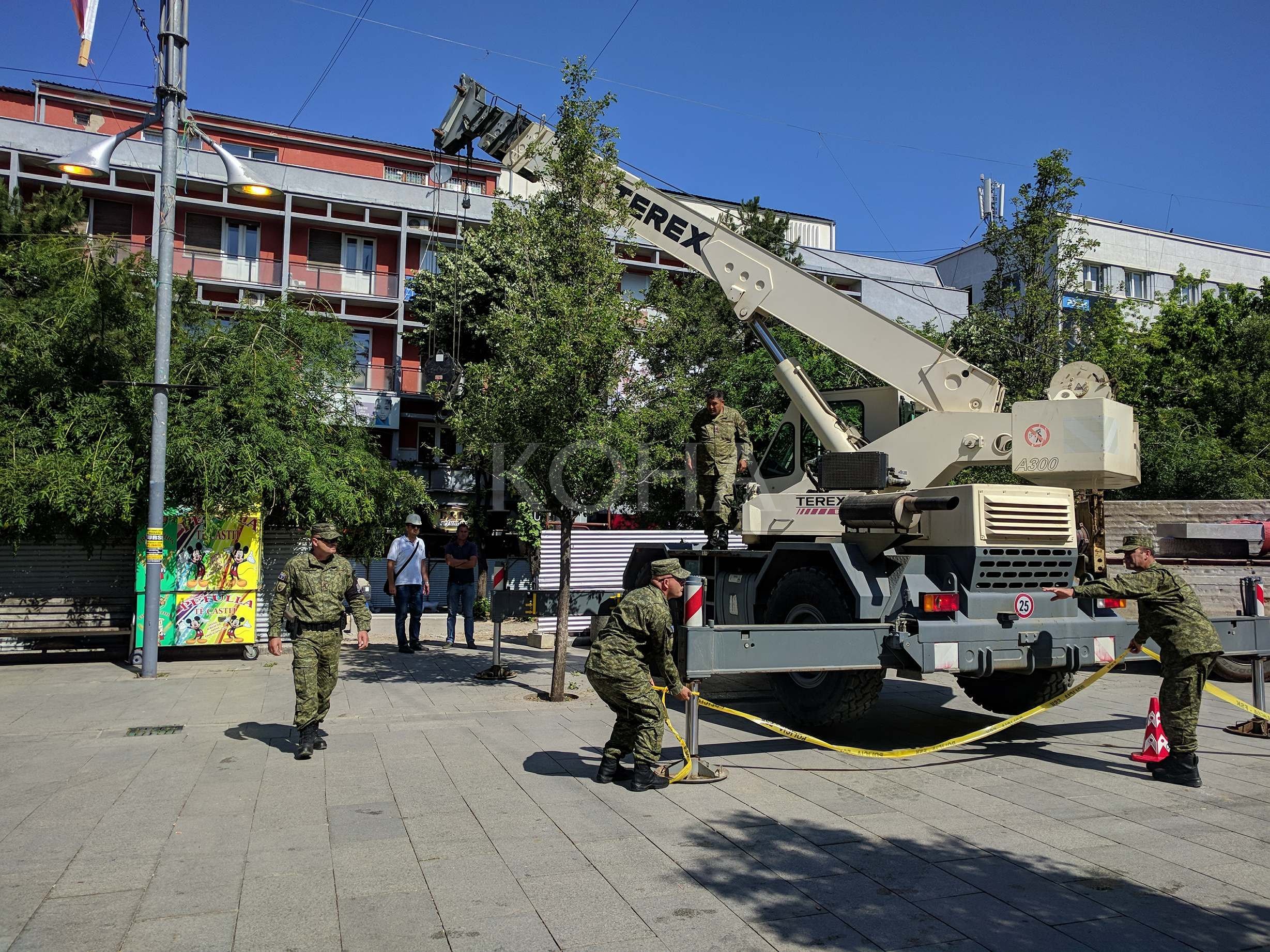 Vendoset në Prishtinë pllaka memoriale për ushtarët e rënë të KFOR-it
